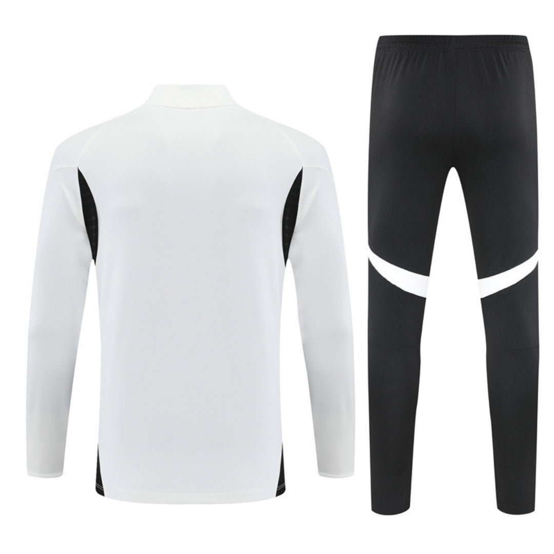 25/26 Ensemble Liverpool white Spécial B